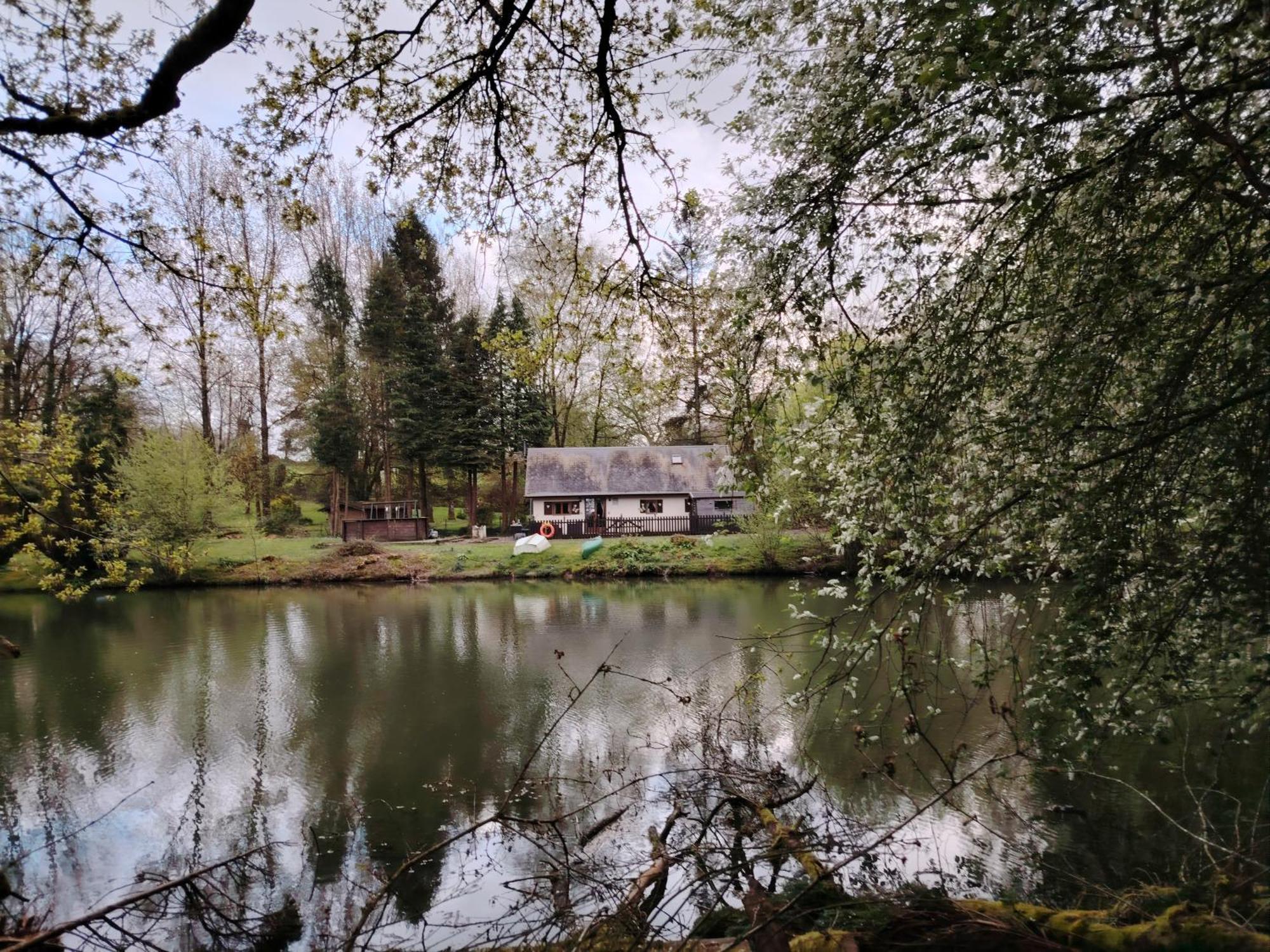 Lakeside Sourdeval Zewnętrze zdjęcie